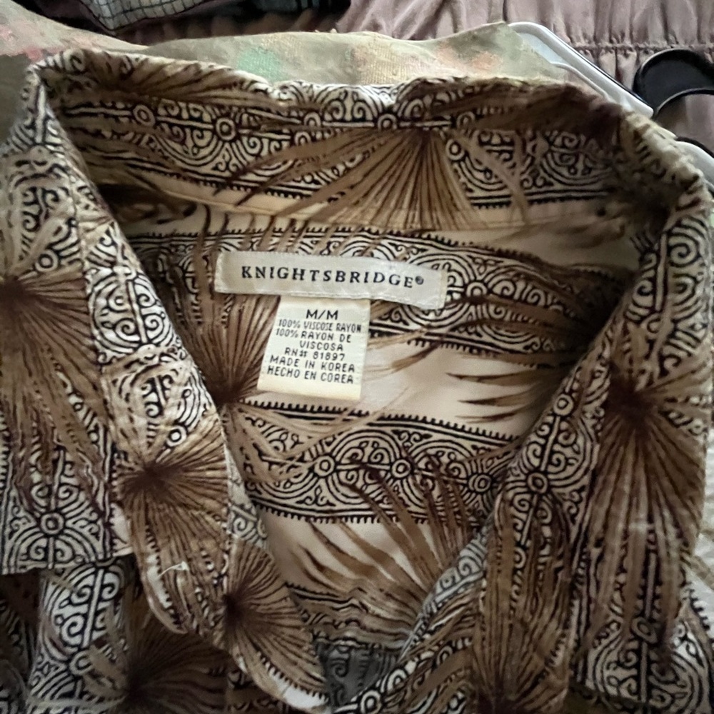 Funky button-up - Picture 4 of 4